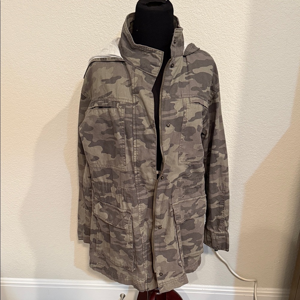 Universal Thread Women's Camouflage Utility Jacket